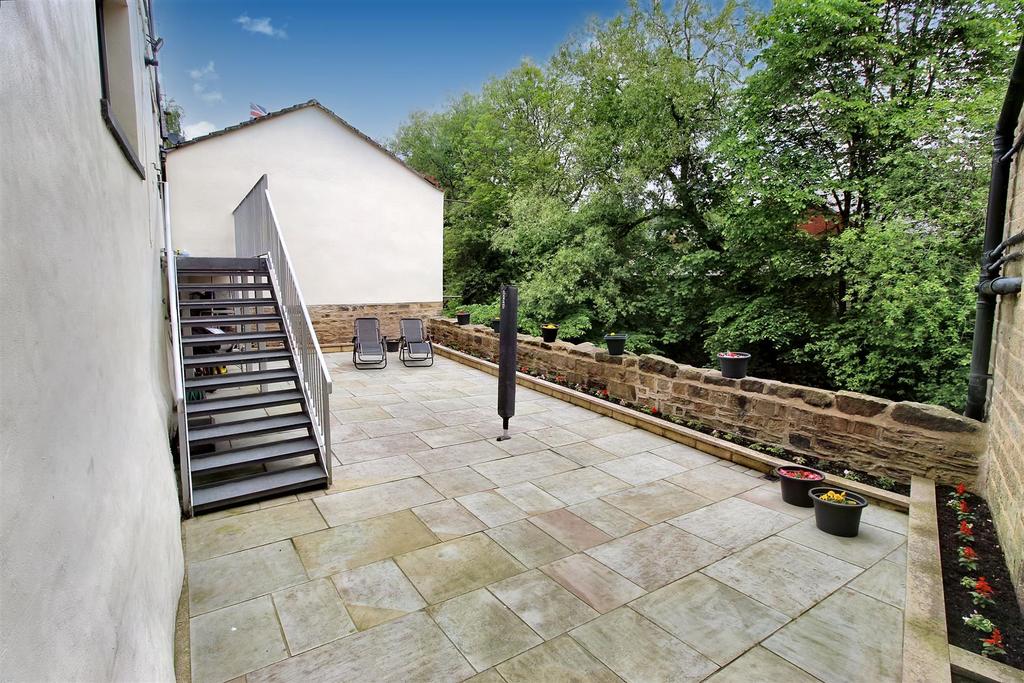 Eastgate, Honley, Holmfirth, HD9 6PA 3 bed detached house £325,000