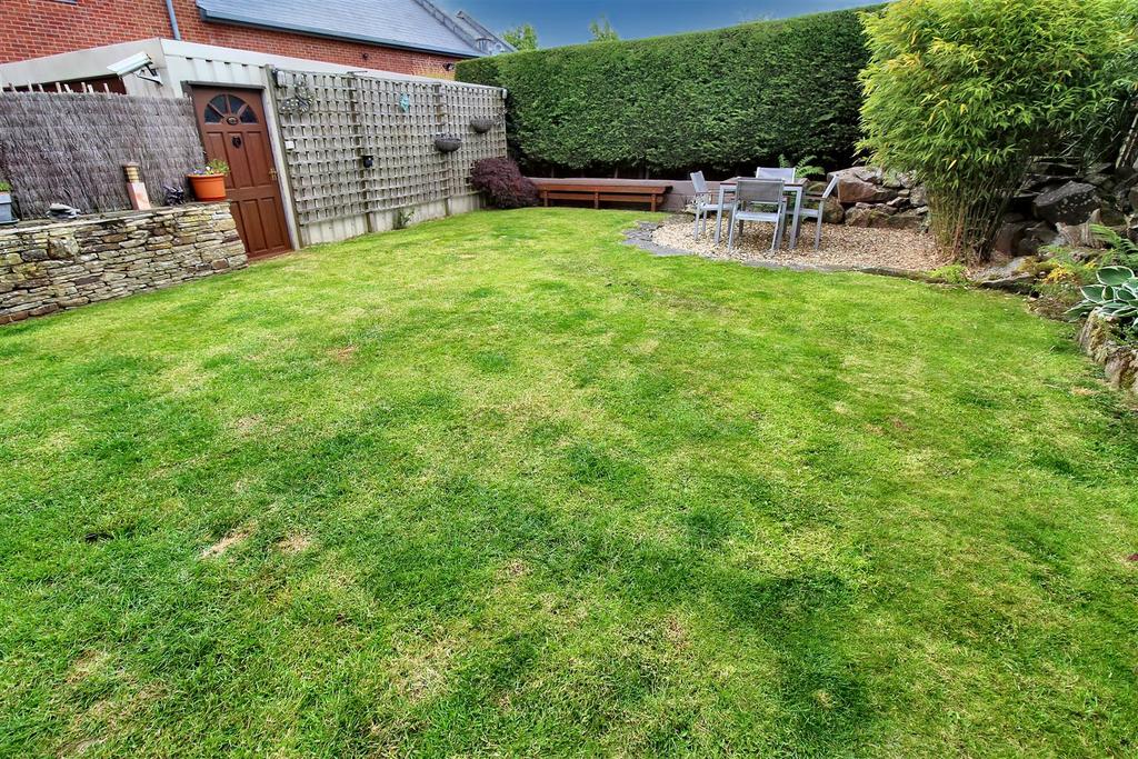 New Road, Middlestown, Wakefield, WF4 4PA 4 bed semidetached house for