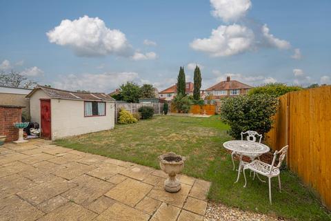 100 Meadow Walk, Epsom, KT19 0BA
