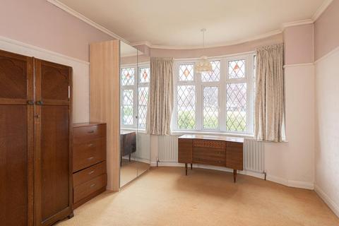 100 Meadow Walk, Epsom, KT19 0BA