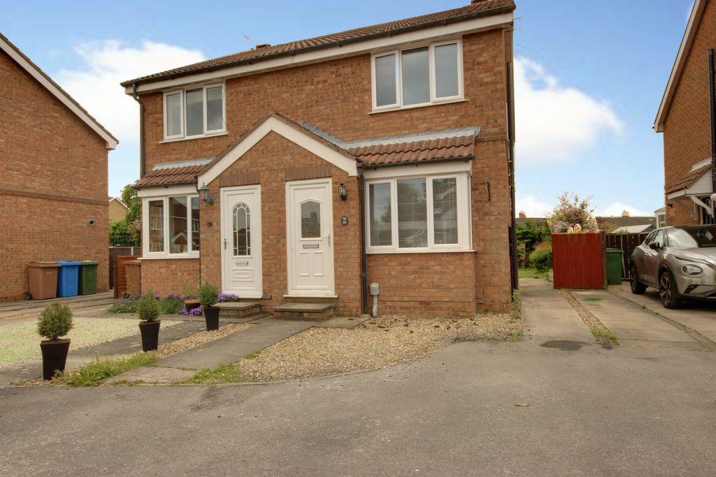 Bramble Garth, Beverley HU17 9UL 2 bed semidetached house £650 pcm