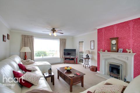12 Christmas Lane, High Halstow, Rochester, ME3 8SN
