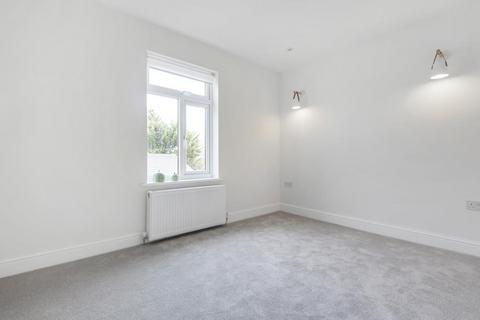 3 bedroom apartment to rent, West End Lane,  Barnet,  EN5