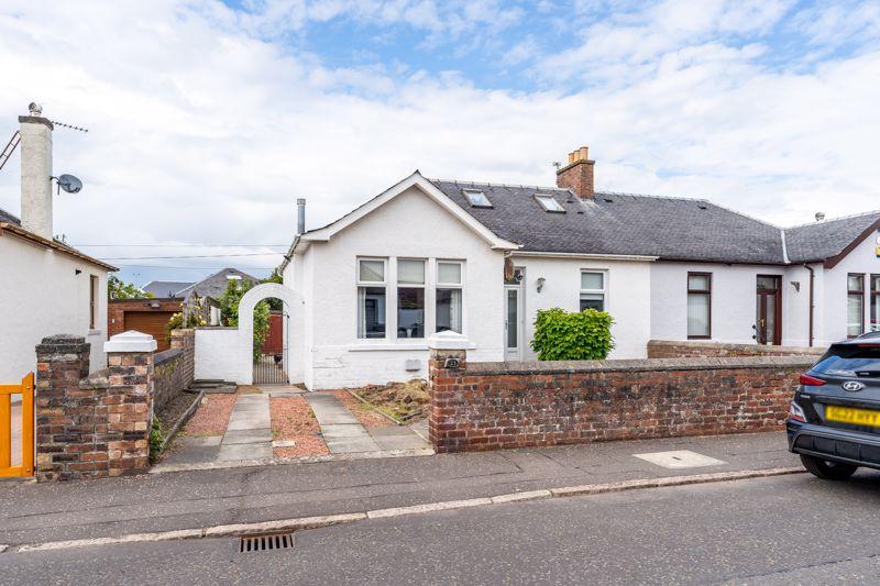 23 Berelands Road, Prestwick KA9 2JP 3 bed semidetached bungalow £