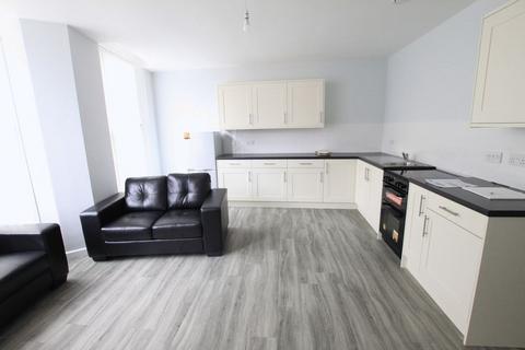 4 bedroom apartment to rent, Bangor, Gwynedd