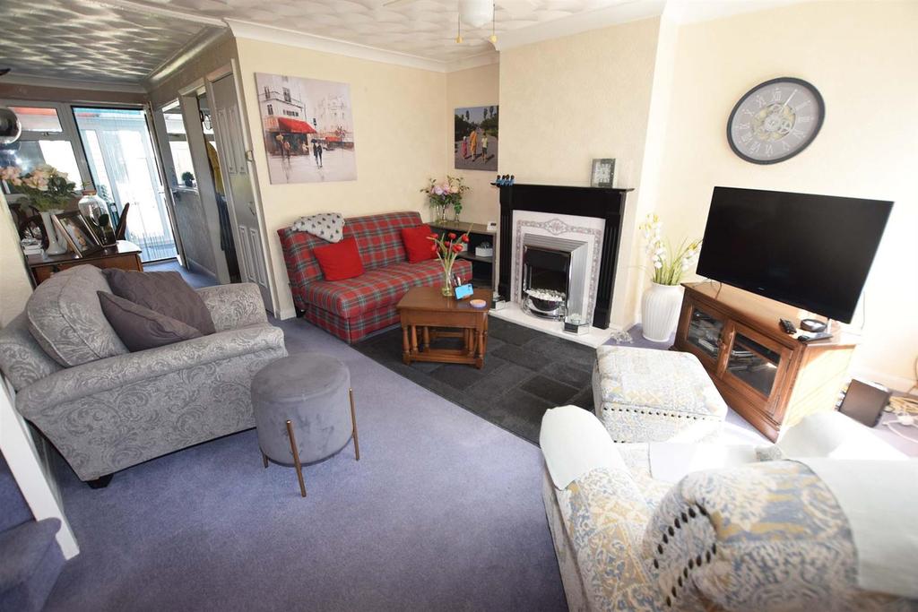 Beechings Way, Rainham, Gillingham 3 bed terraced house £270,000