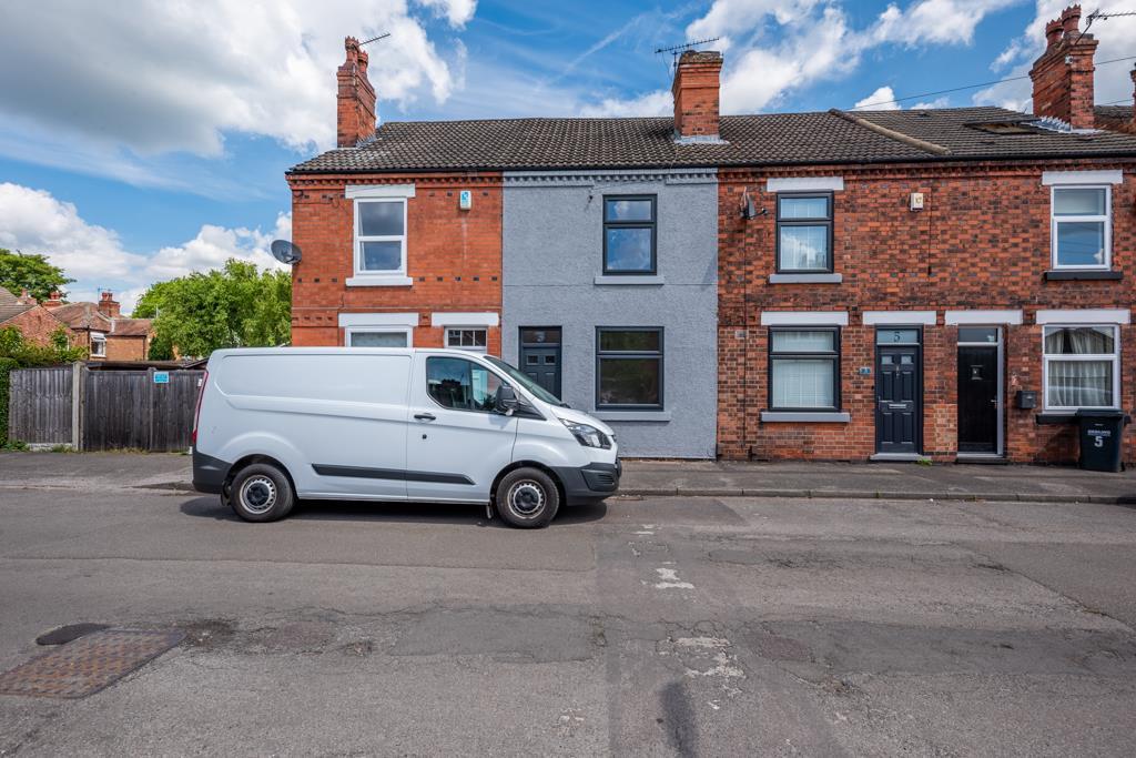 Florence Road, Gedling, Nottingham 3 bed terraced house £900 pcm (£