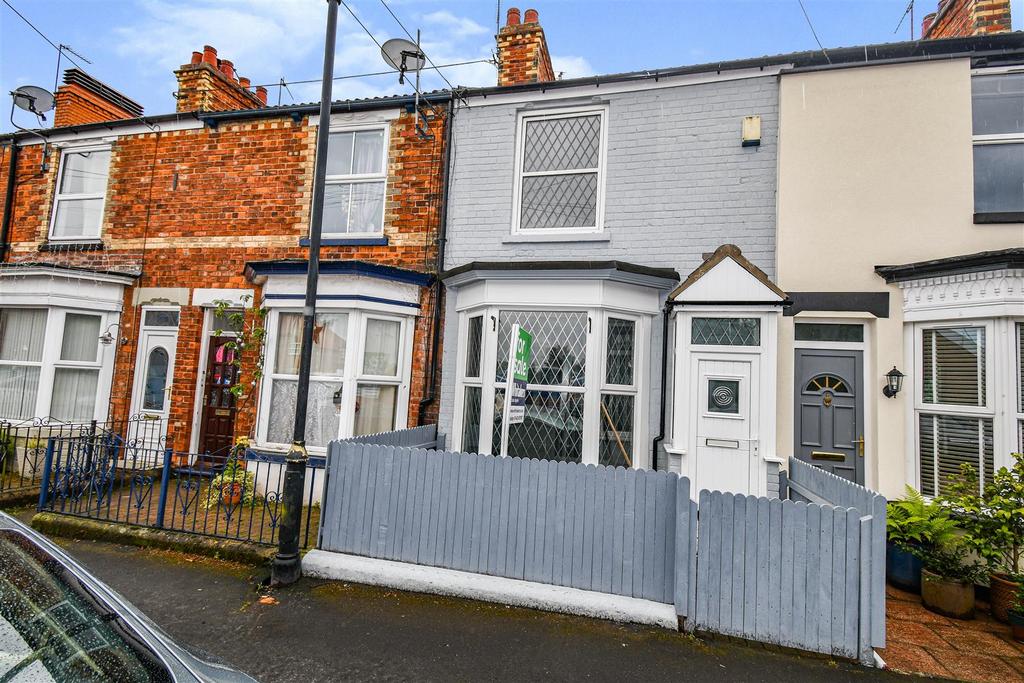 Finkle Street, Cottingham 2 bed terraced house £165,000