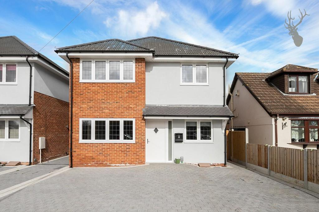 Farm Road, Rainham 4 bed house £2,300 pcm (£531 pw)
