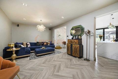 4 bedroom detached house for sale - Maxwelton Avenue, Mill Hill