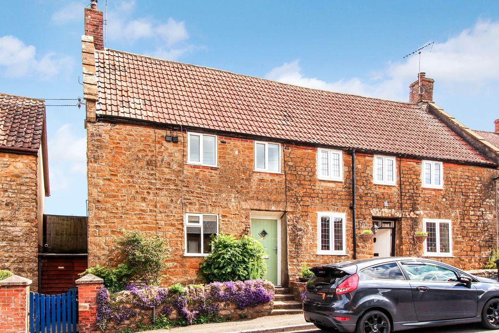 Hillside, Middle Street, Misterton, CREWKERNE TA18 8LZ 2 bed cottage