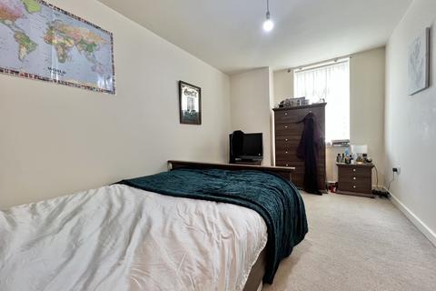 2 bedroom apartment to rent, Platform One, Kirkstall