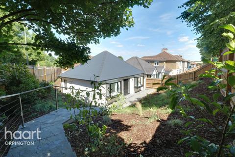 102a Poverest Road, Orpington, BR5 2DQ