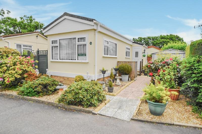 Oaktree Park St Leonards BH24 2RX 1 bed park home £115,000