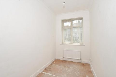20 Campbell Road, Caterham, CR3 5JL