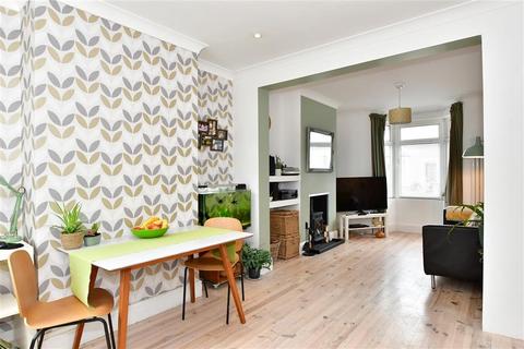 30 Coombe Road, Gravesend, DA12 5PB