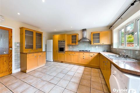 13 Buckingham Gardens, Edgware, HA8 6NB
