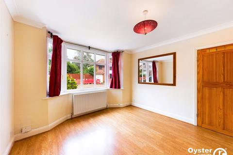 13 Buckingham Gardens, Edgware, HA8 6NB