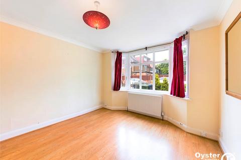 13 Buckingham Gardens, Edgware, HA8 6NB