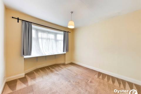 13 Buckingham Gardens, Edgware, HA8 6NB