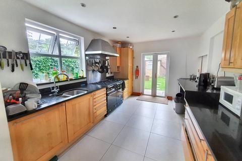 1 bedroom in a house share to rent - Victoria Road, London N22