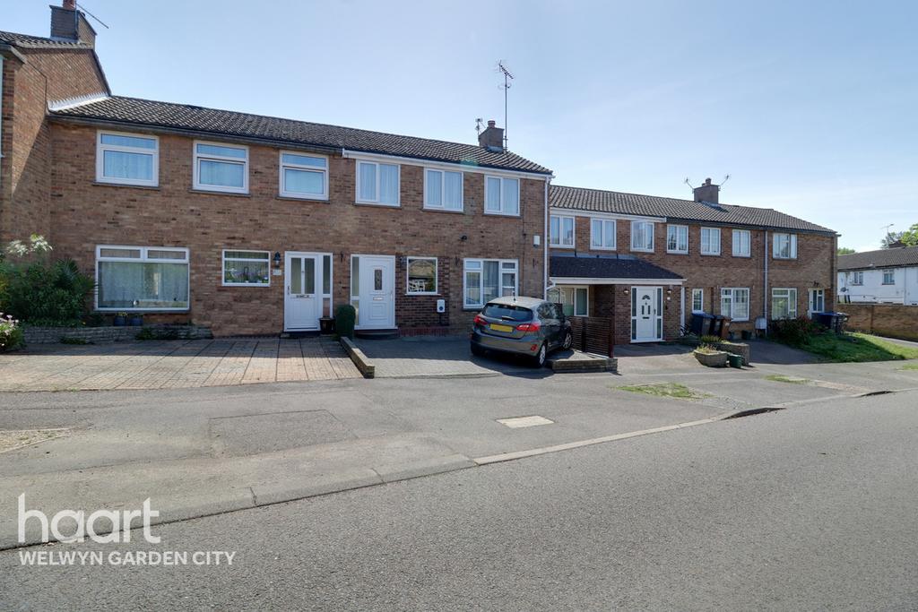 Bradshaws, Hatfield 3 bed terraced house for sale £430,000