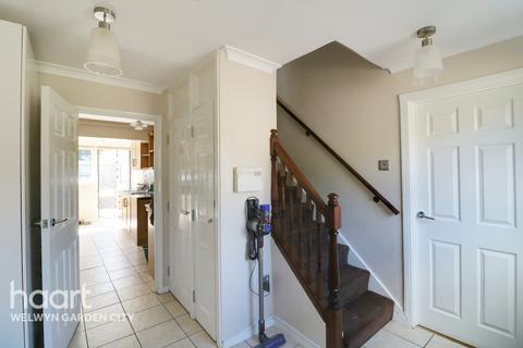 80 Bradshaws, Hatfield, AL10 9QP