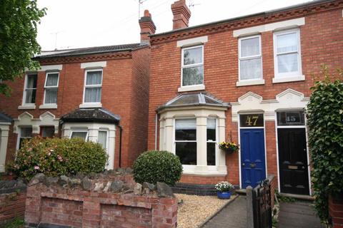 4 bedroom semi-detached house to rent, The Hill Avenue, Worcester