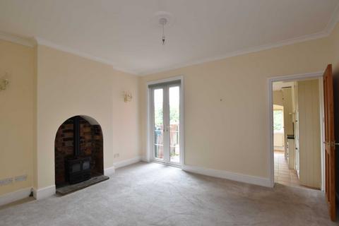 4 bedroom semi-detached house to rent, The Hill Avenue, Worcester