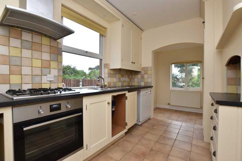 4 bedroom semi-detached house to rent, The Hill Avenue, Worcester