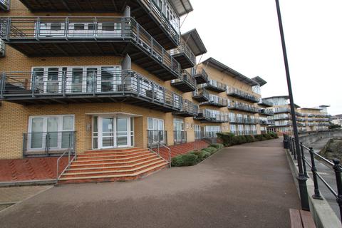 2 bedroom apartment to rent, Carmichael Avenue, Greenhithe DA9