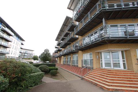 2 bedroom apartment to rent, Carmichael Avenue, Greenhithe DA9