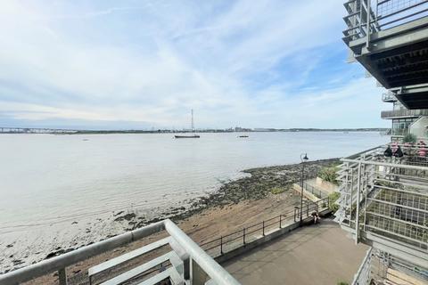 2 bedroom apartment to rent, Carmichael Avenue, Greenhithe DA9