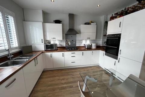 18 Birch Crescent, Birtley, Chester Le Street, DH3 1FH