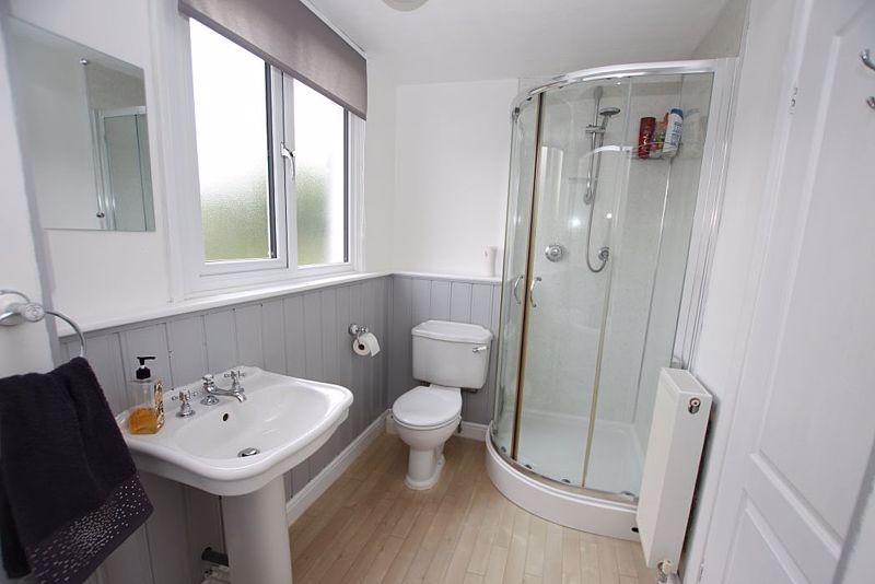 Bathroom photo 2