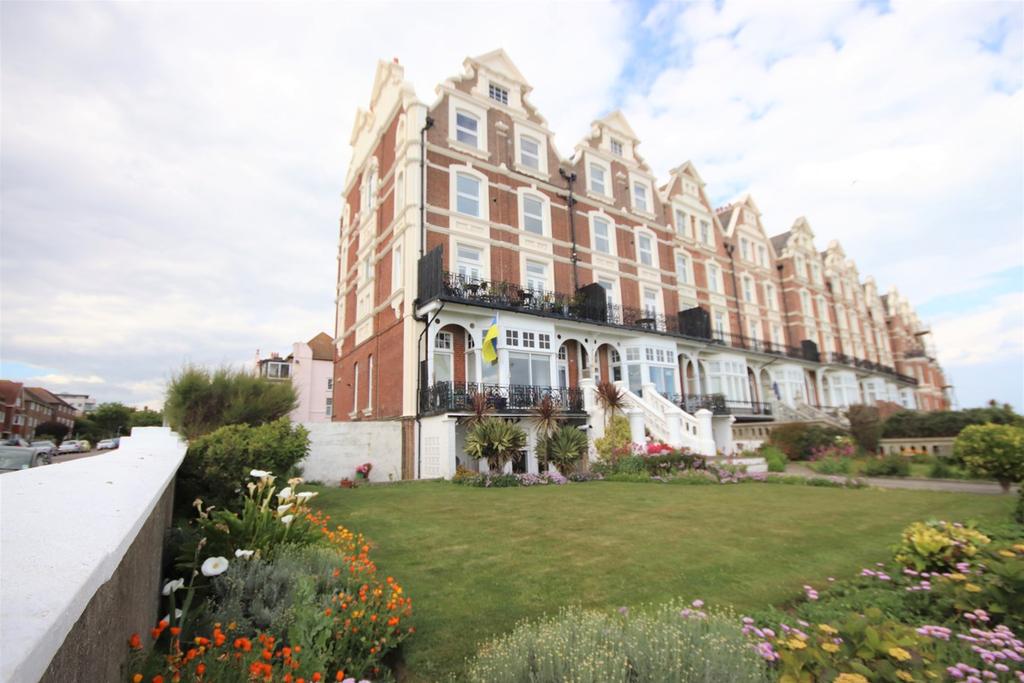 Knole Road, BexhillonSea, TN40 2 bed flat £1,000 pcm (£231 pw)