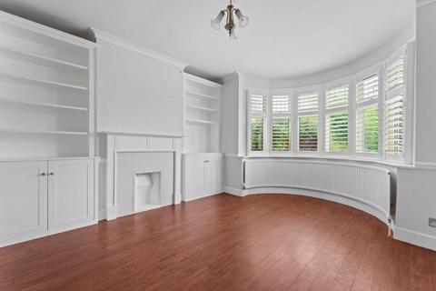 3 bedroom semi-detached house to rent, Grafton Road, Worcester Park