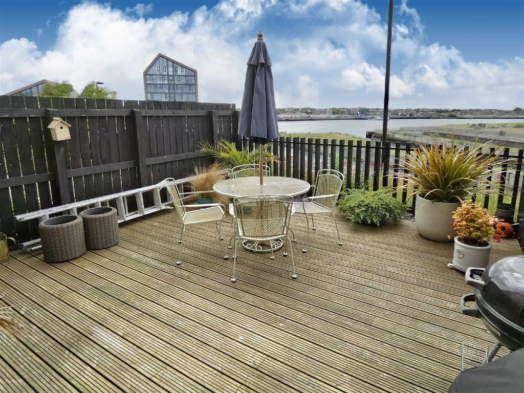 The Plateau, North Shields 4 bed terraced house £380,000
