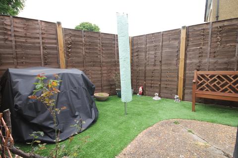 5 Lavender Close, Carshalton, SM5 3EH