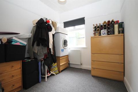 5 Lavender Close, Carshalton, SM5 3EH