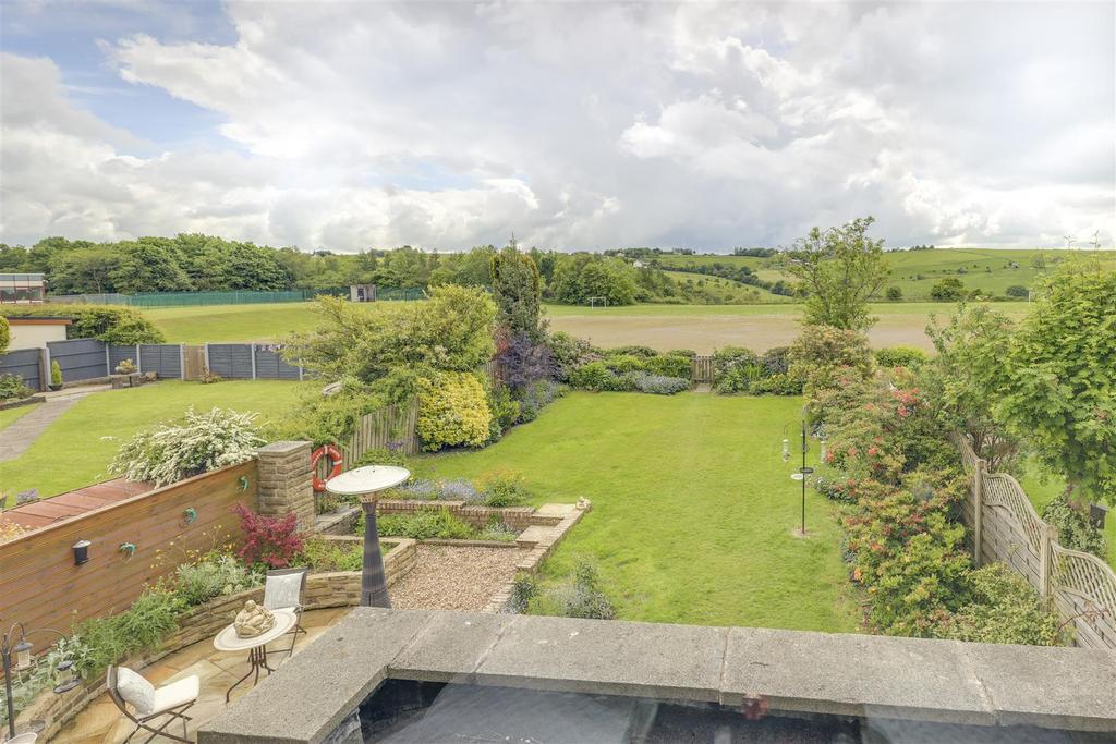 Royds Avenue, Accrington 4 bed semidetached house £370,000