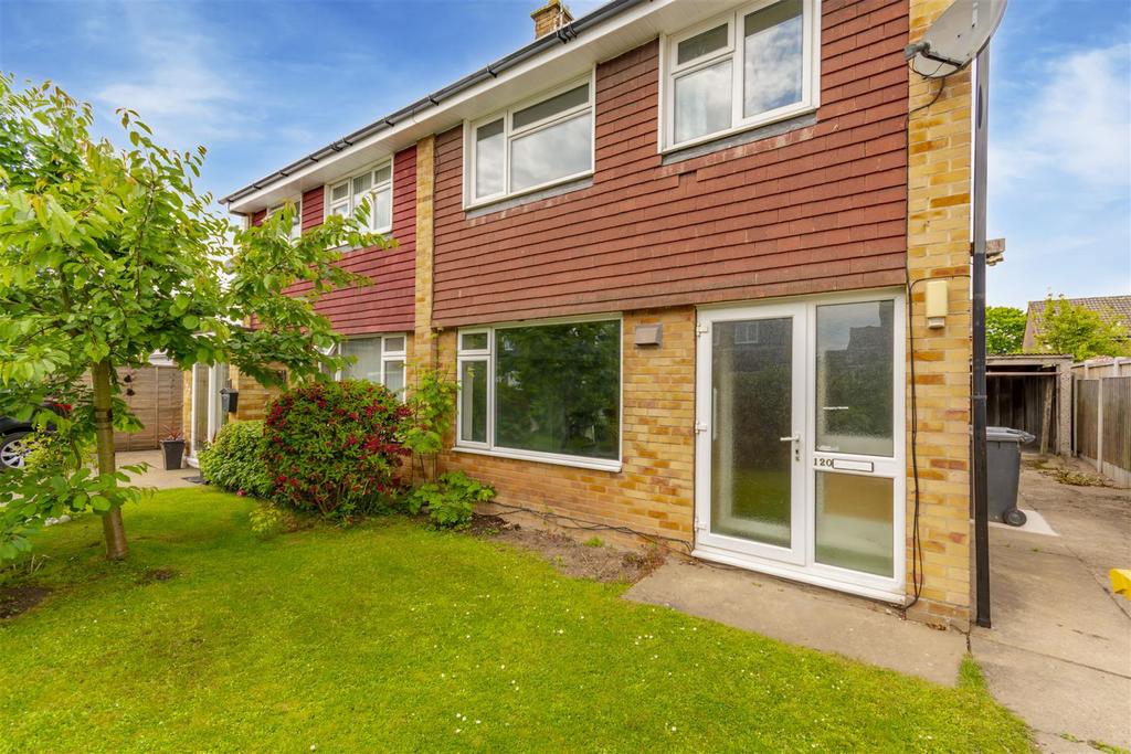 Darlton Drive, Arnold 3 bed semidetached house £215,000