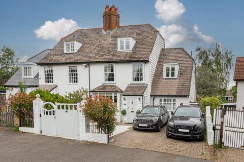 4 West Hill, Epsom, KT19 8HR