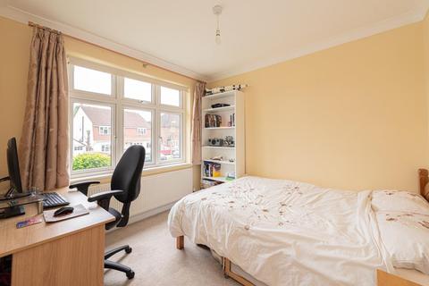 3 West Gardens, Epsom, KT17 1NQ