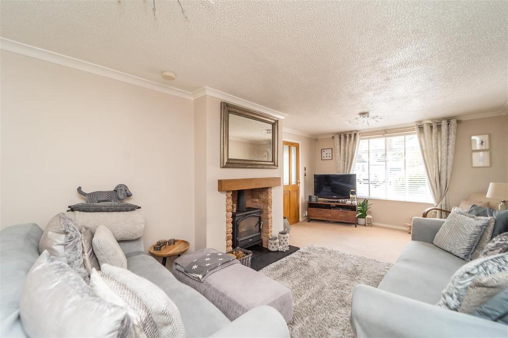 41 Chapel Lane, Codsall 3 bed semidetached house £369,950