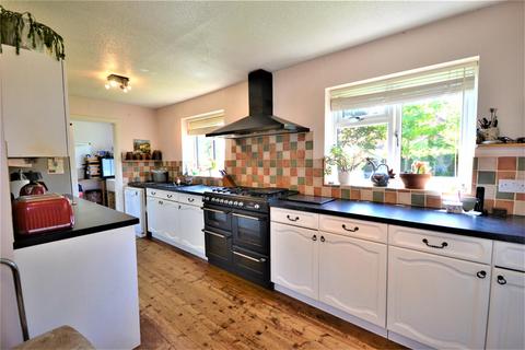 14 Fairway Drive, Burnham-on-crouch, CM0 8PN