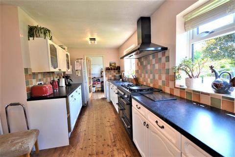 14 Fairway Drive, Burnham-on-crouch, CM0 8PN