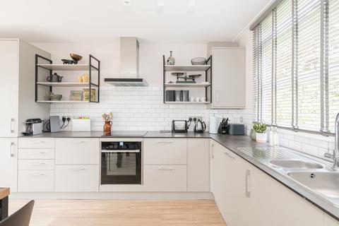 22 Westfield, Ashtead, KT21 1RH