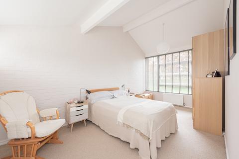 22 Westfield, Ashtead, KT21 1RH