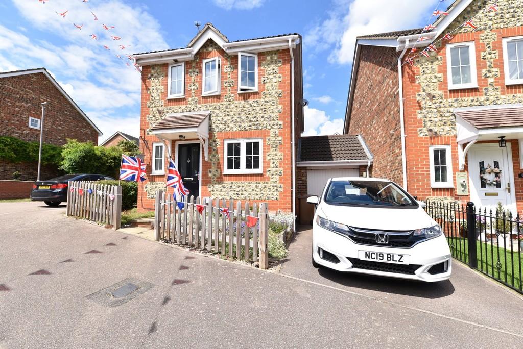 Thirlmere, Stevenage 3 bed link detached house £425,000